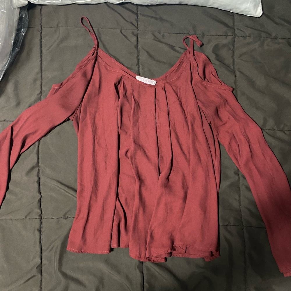 Maroon shoulder cut out top